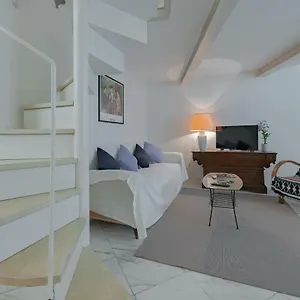 https://a-design-apartment-in-historic-center.it-tuscanyhotel.com