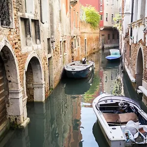 https://rialto-corte-dei-sansoni-canal-view.hotelinveneto.com