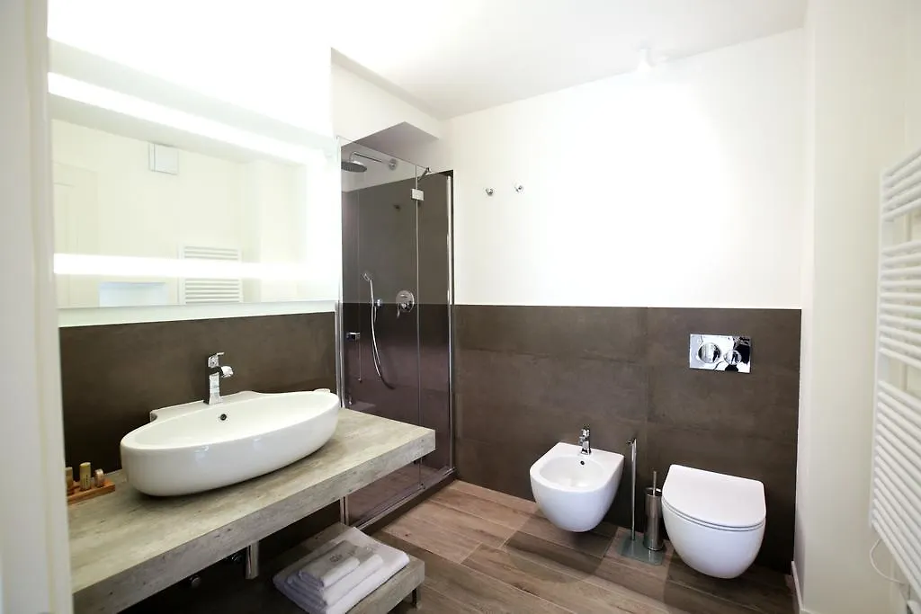 Villa Liberty Como Guest house
