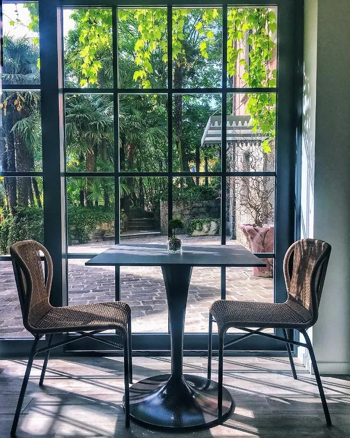 Villa Liberty Como Guest house